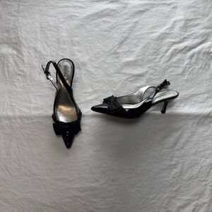 Ellen Tracy Black Patent Letter Slingback Heels W/ Bow Detail Pointed Toe Sz 6M